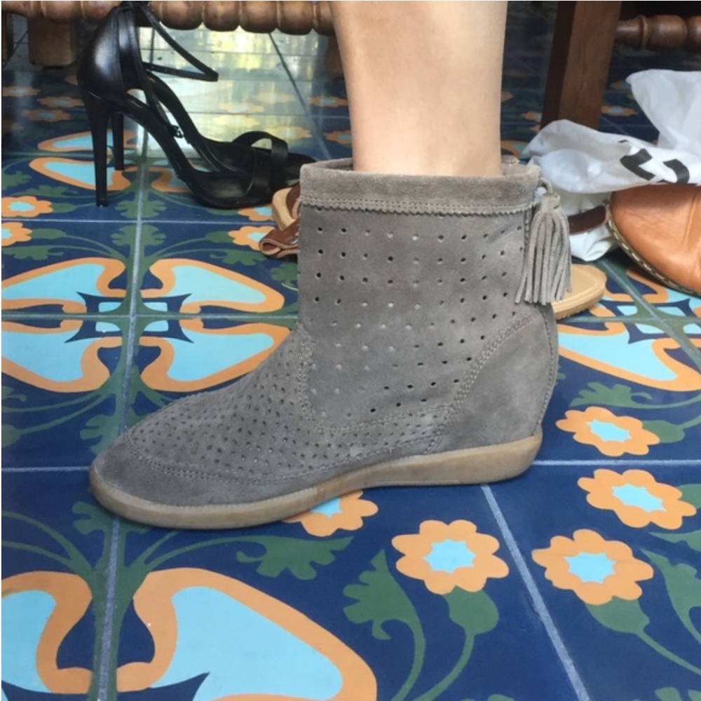 ISABEL MARANT BASLEY PERFORATED WEDGE HEEL - Picture 6 of 7